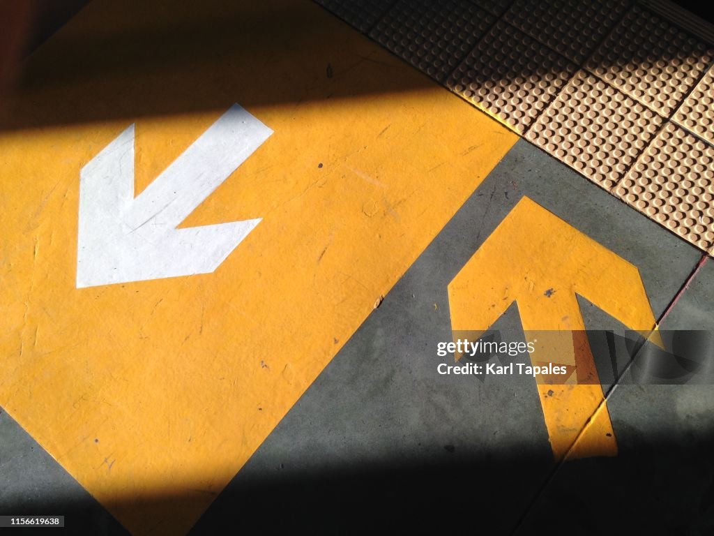 Yellow-colored arrows symbol
