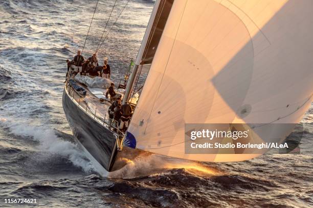 Magic Carpet Racing Flying Carpet Race Photos and Premium High Res Pictures - Getty Images