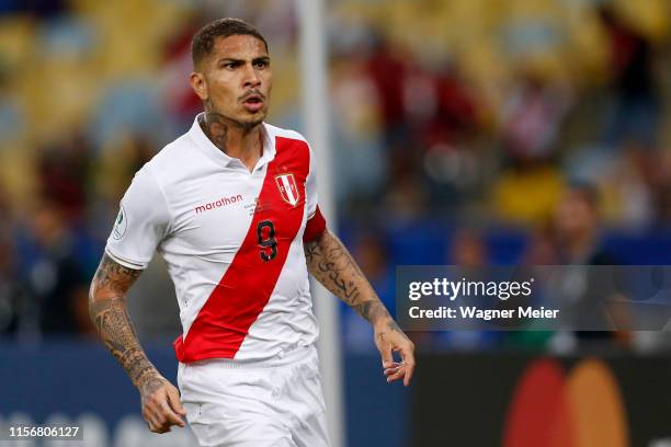 Paolo Guerrero of Peru celebrates after scoring the equalizer during the Copa America Brazil 2019 group A match between Bolivia and Peru at Maracana...