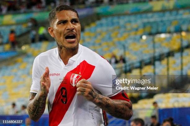 Paolo Guerrero of Peru celebrates after scoring the equalizer during the Copa America Brazil 2019 group A match between Bolivia and Peru at Maracana...