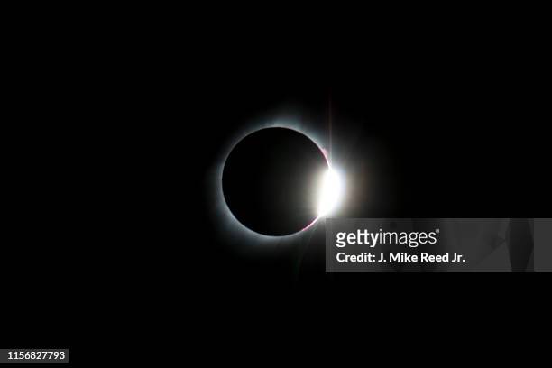 great american eclipse of 2017 - diamond ring - 日食 ストックフォトと画像