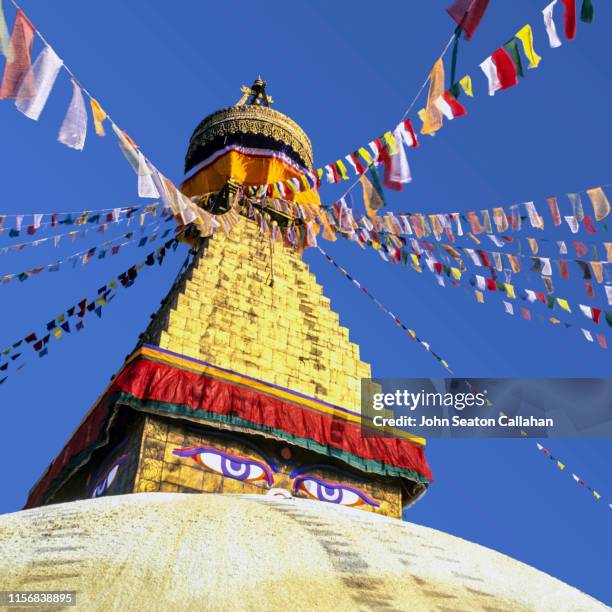 nepal, kathmandu, boudhanath stupa - kathmandu stockfoto's en -beelden