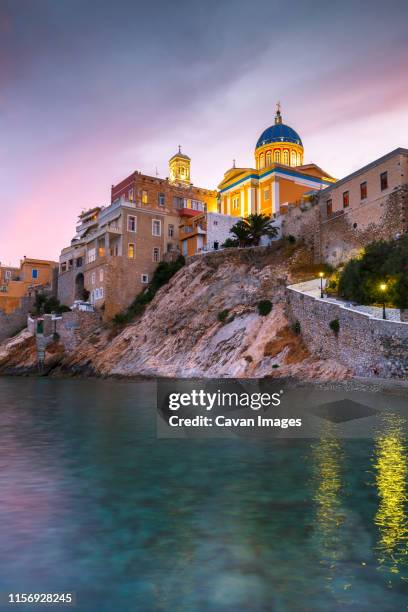 vaporia district of ermoupoli town on syros island. - iglesia de agios nikolaos fotografías e imágenes de stock