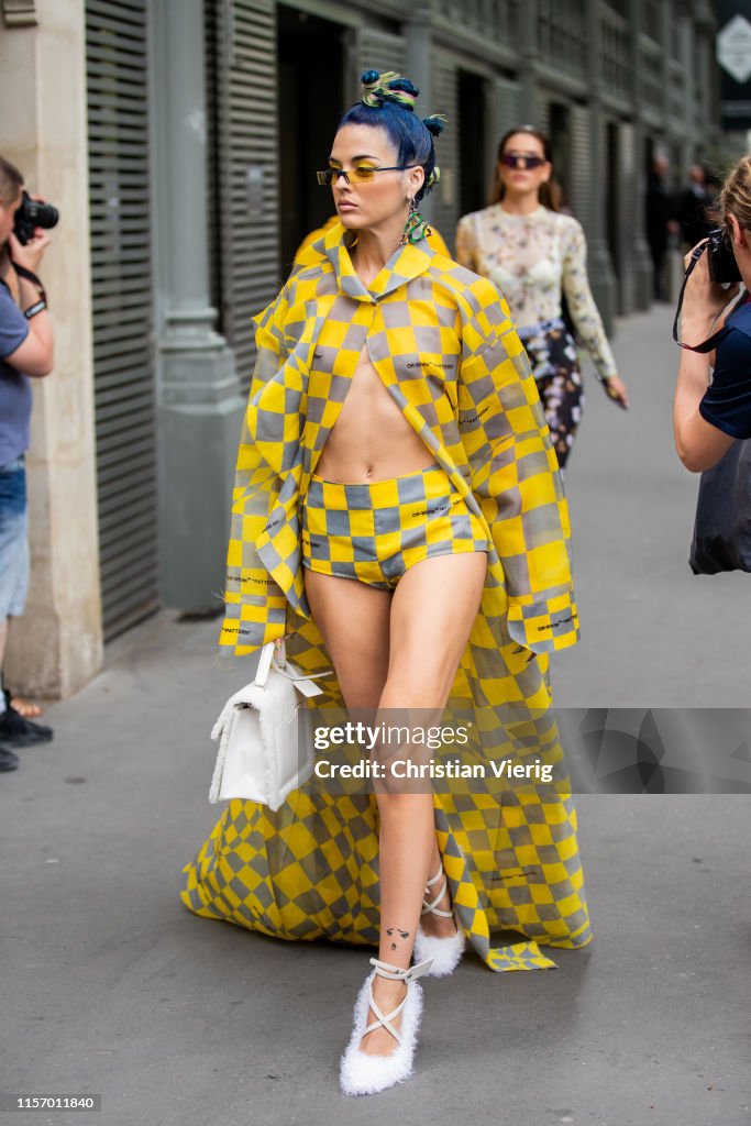 Street Style : Paris Fashion Week - Menswear Spring/Summer 2020 : Day Two