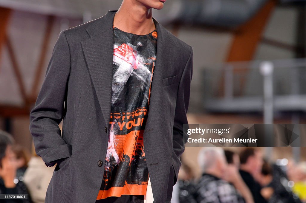 Raf Simons : Runway - Paris Fashion Week - Menswear Spring/Summer 2020