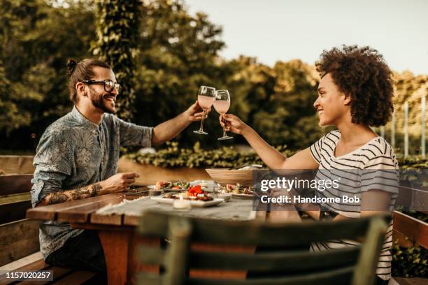 couple on a luch - terraced field stock pictures, royalty-free photos & images