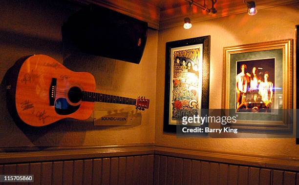 Soundgarden guitar at Paris Hard Rock Cafe