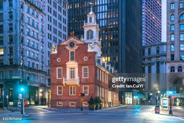 iconic old state house at dawn, boston, massachusetts, united states (dusk) - boston massachusetts skyline stock pictures, royalty-free photos & images