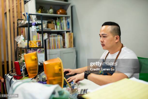 Computer Business Owner Male Small Business Owner Computer Photos and Premium High Res Pictures ...