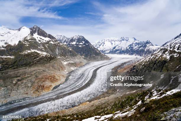 schöne aussicht auf den aletschgletscher in der schweiz - gletscher stock-fotos und bilder