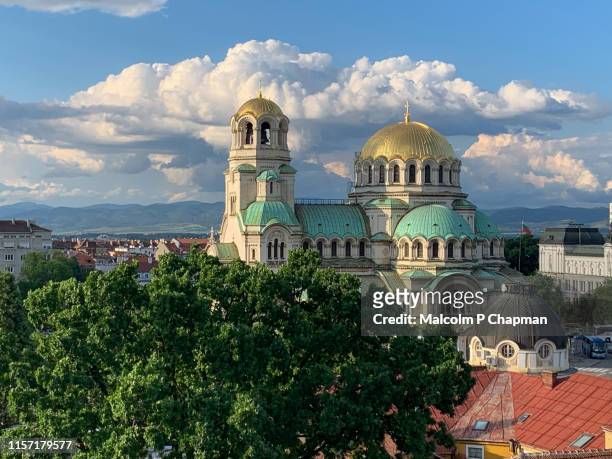 saint aleksandar nevski cathedral, sofia, bulgaria - bulgaria stock-fotos und bilder