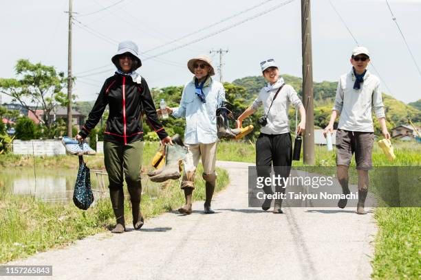 happy agricultural workers after work - agriculture happy stockfoto's en -beelden