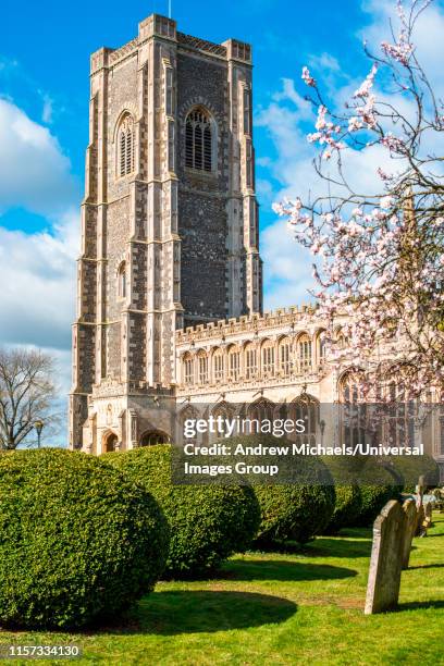 st peter and st paul's parish church, lavenham village, suffolk, england, uk. - lavenham church stock pictures, royalty-free photos & images