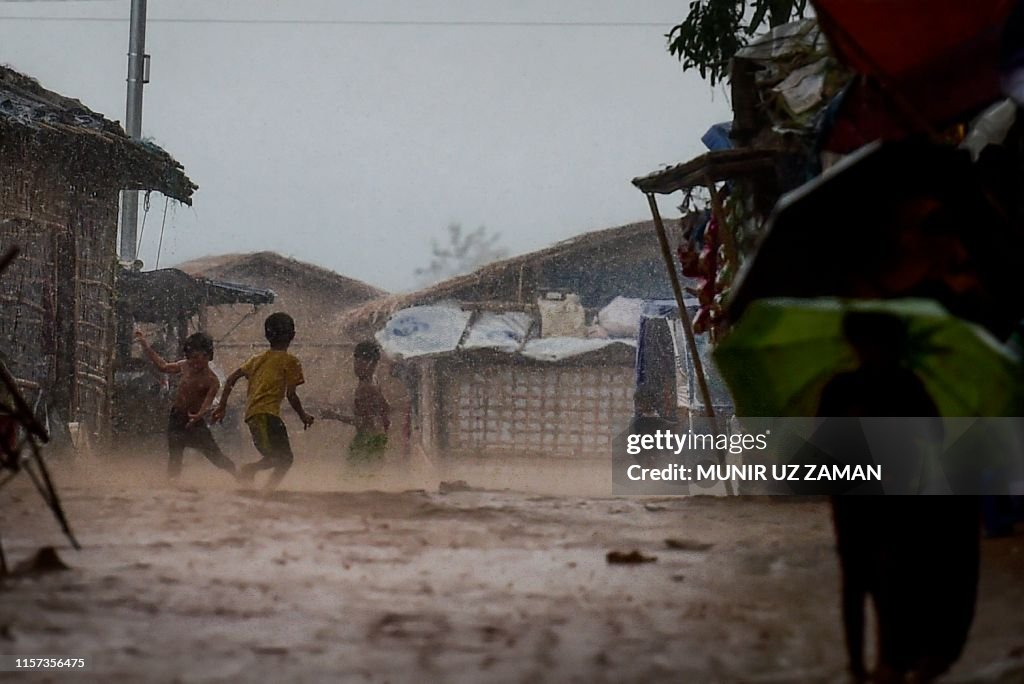 TOPSHOT-BANGLADESH-MYANMAR-ROHINGYA-REFUGEE