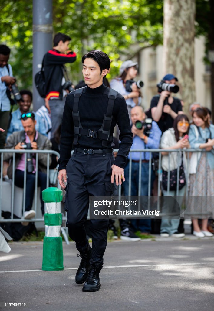 Street Style : Paris Fashion Week - Menswear Spring/Summer 2020 : Day Four