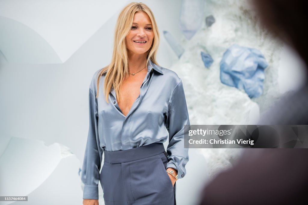 Street Style : Paris Fashion Week - Menswear Spring/Summer 2020 : Day Four