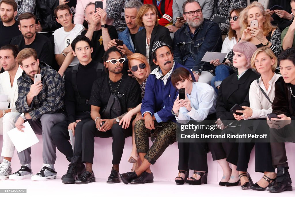 Dior Homme : Front Row - Paris Fashion Week - Menswear Spring/Summer 2020