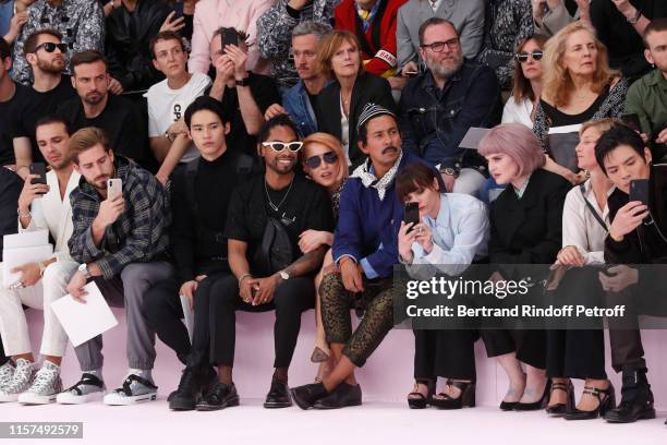 Dior Homme : Front Row - Paris Fashion Week - Menswear Spring/Summer..., News Photo