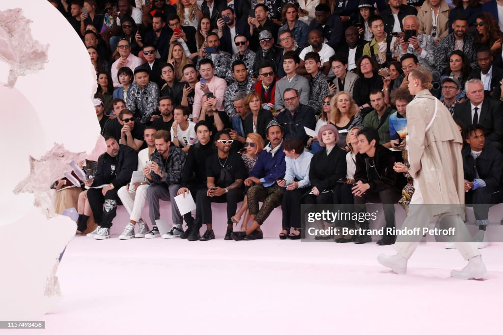 Dior Homme : Front Row - Paris Fashion Week - Menswear Spring/Summer 2020