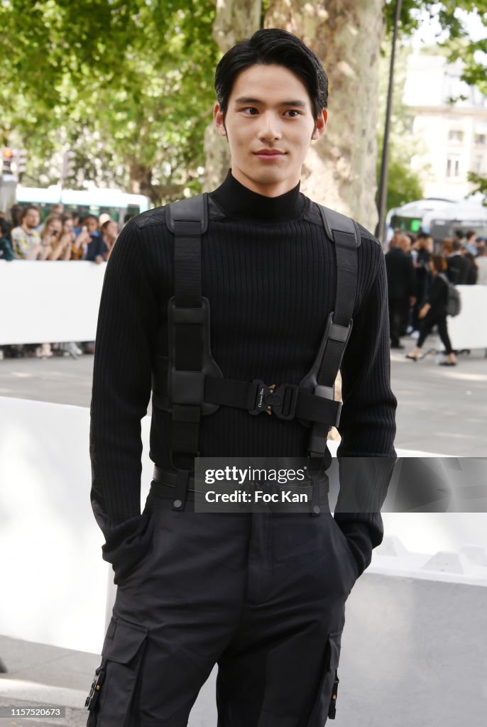 Dior Homme : Outside Arrivals - Paris Fashion Week - Menswear Spring/Summer 2020