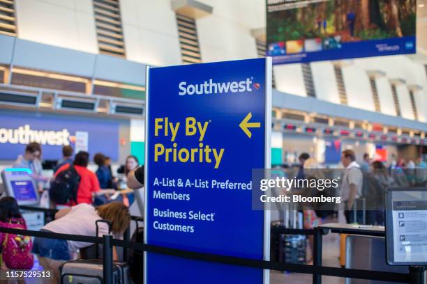 916 Priority Check In Stock Photos, High-Res Pictures, and Images ...