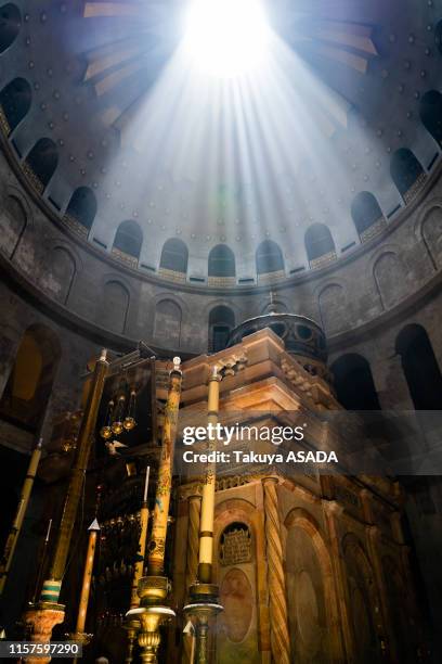 church of the holy sepulchre - golgotha jeruzalem stockfoto's en -beelden