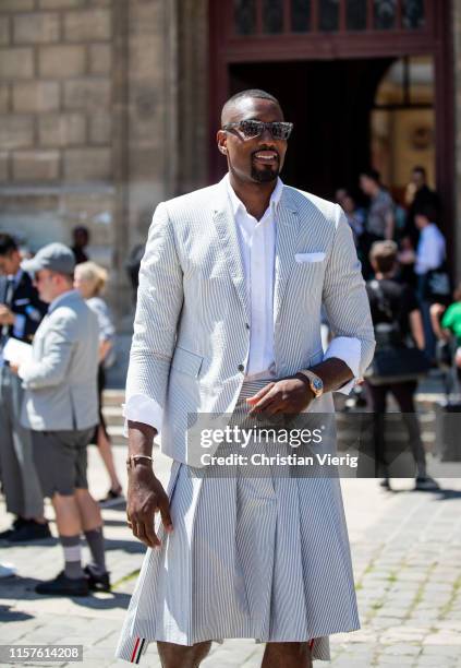 Street Style : Paris Fashion Week - Menswear Spring/Summer 2020 : Day..., News Photo