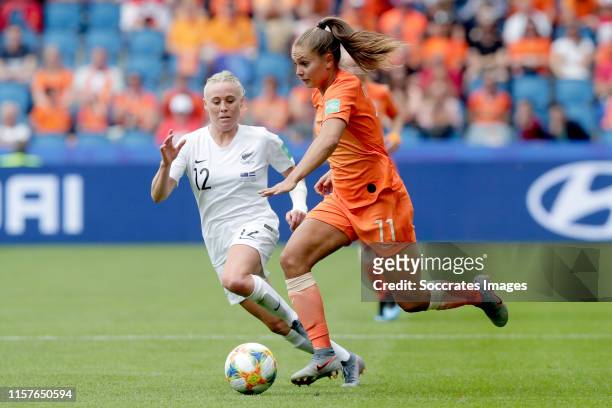 Betsy Hassett of New Zealand Women, Lieke Martens of Holland Women during the World Cup Women match between New Zealand v Holland at the Stade Oceane...
