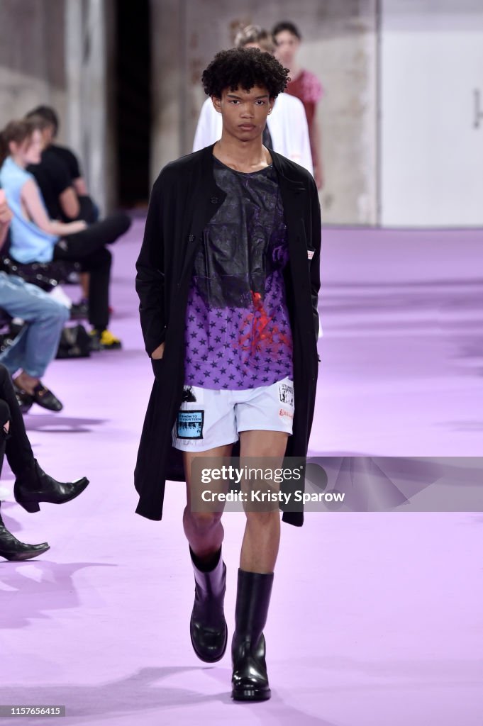 Raf Simons : Runway - Paris Fashion Week - Menswear Spring/Summer 2020
