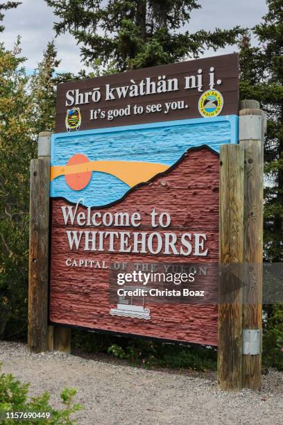 välkommen till whitehorse - whitehorse bildbanksfoton och bilder