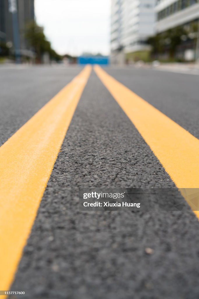 Lines Inbroad Road Marking Double Yellow Lines High-Res Stock Photo - Getty Images