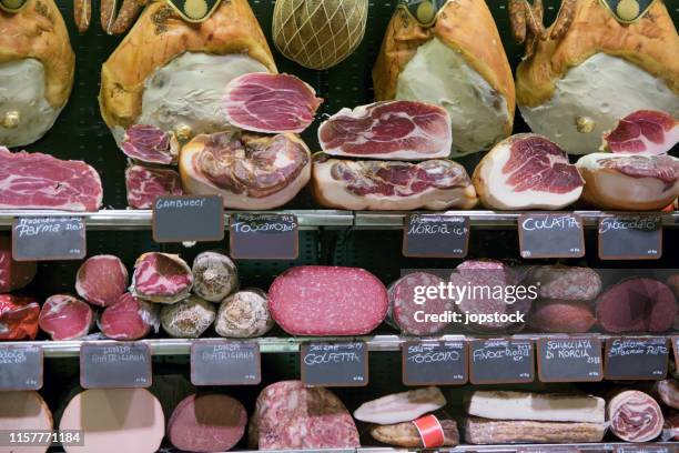 italian deli store - cold cuts fotografías e imágenes de stock