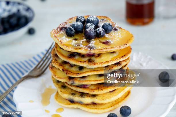 pancake - blueberry pancakes bildbanksfoton och bilder
