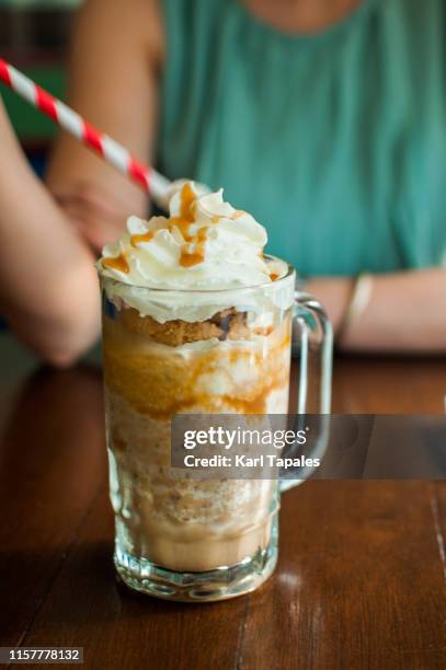 cold coffee espresso caramel and whipped cream - café frappé fotografías e imágenes de stock