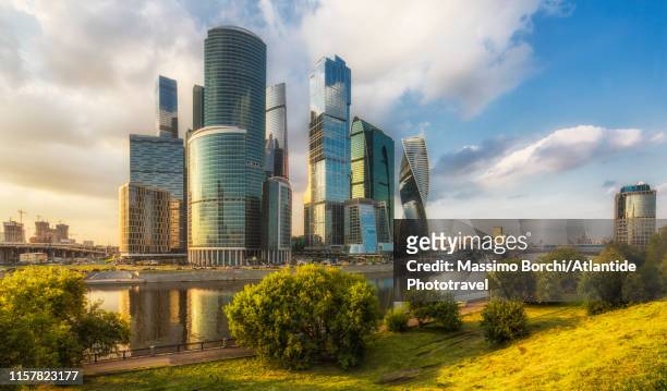 moscow international business centre (mibc) - urban skyline stock-fotos und bilder