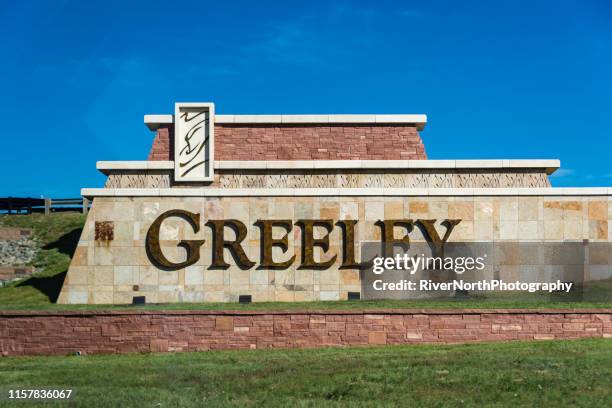greeley, de grens van de stad van colorado - greeley-colorado stockfoto's en -beelden