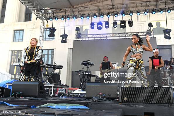 Tlc Performance T-Boz and Chilli of the musical group TLC perform on the Equality ...