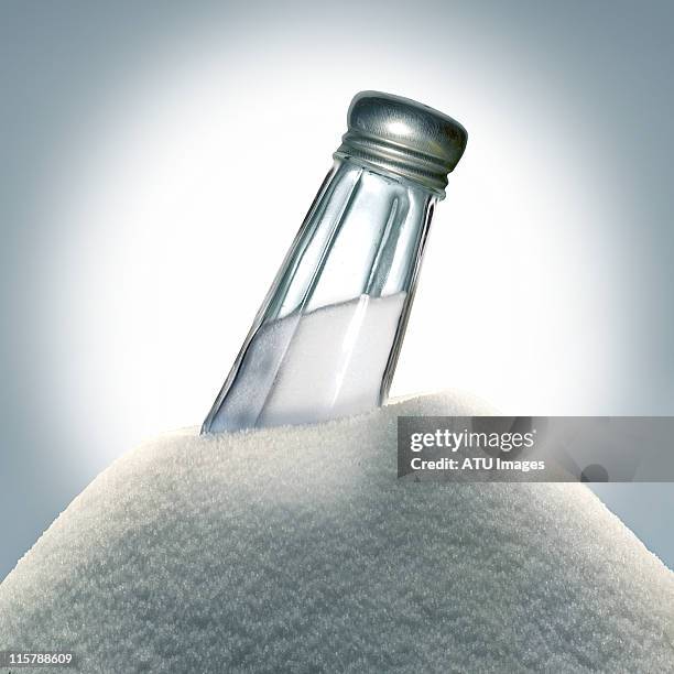 salt on pile - salt stockfoto's en -beelden