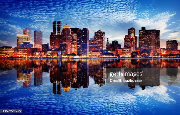 boston city sonnenuntergang - boston massachusetts stock-fotos und bilder