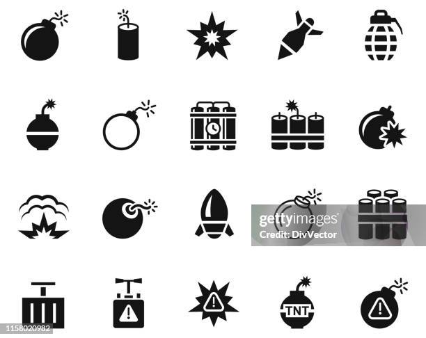 ilustraciones, imágenes clip art, dibujos animados e iconos de stock de conjunto de iconos de explosión - bomb