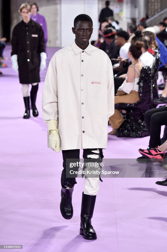 Raf Simons : Runway - Paris Fashion Week - Menswear Spring/Summer 2020