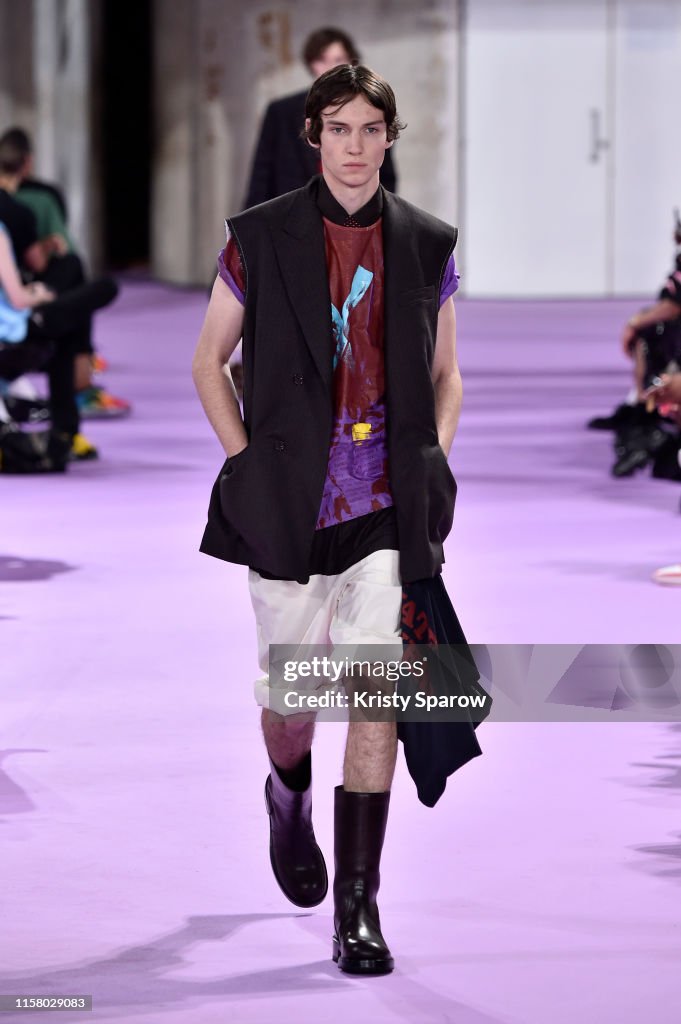 Raf Simons : Runway - Paris Fashion Week - Menswear Spring/Summer 2020