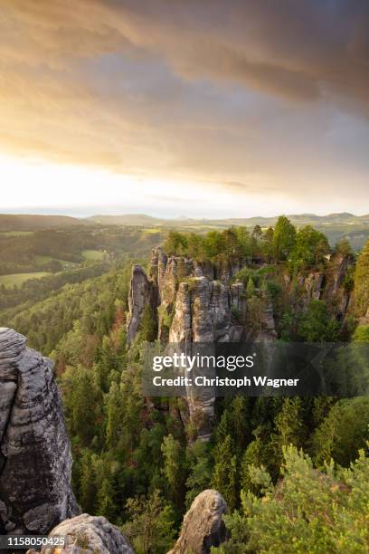 sächsische schweiz - bastei - elbsandsteingebirge stock-fotos und bilder