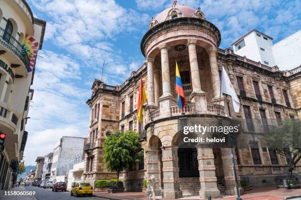 rathaus von cuenca ecuador - cuenca ecuador stock-fotos und bilder