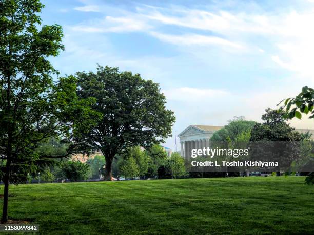 u.s. supreme court in washington, dc - us supreme court building stockfoto's en -beelden