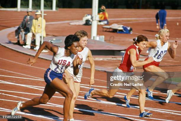 Summer Olympics: USA Wyomia Tyus in action during Women's 100M at National Olympic Stadium. Tokyo, Japan -- CREDIT: Neil Leifer