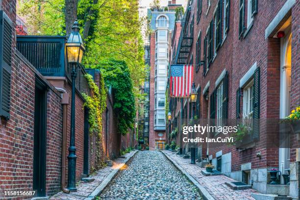 acorn street, boston, massachusetts, united states (day) - acorn street boston stock pictures, royalty-free photos & images