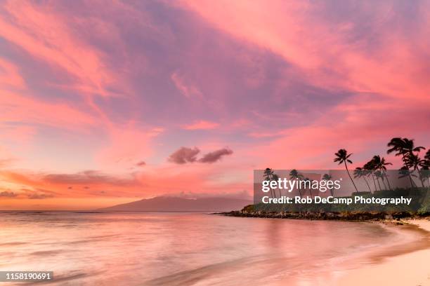 sunset at kapalua bay - havai imagens e fotografias de stock