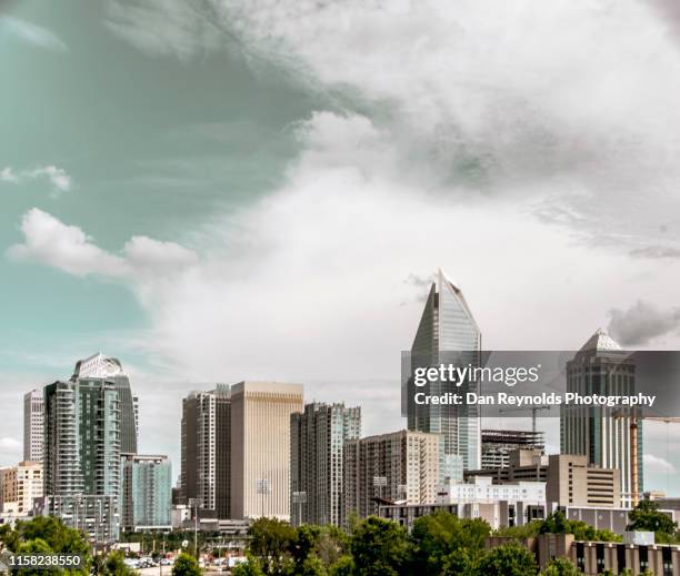 charlotte skyline - charlotte skyline stock pictures, royalty-free photos & images