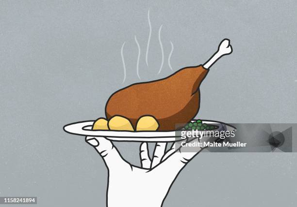 stockillustraties, clipart, cartoons en iconen met hand holding tray with steaming chicken leg, potatoes and peas - plateau keukengereedschap